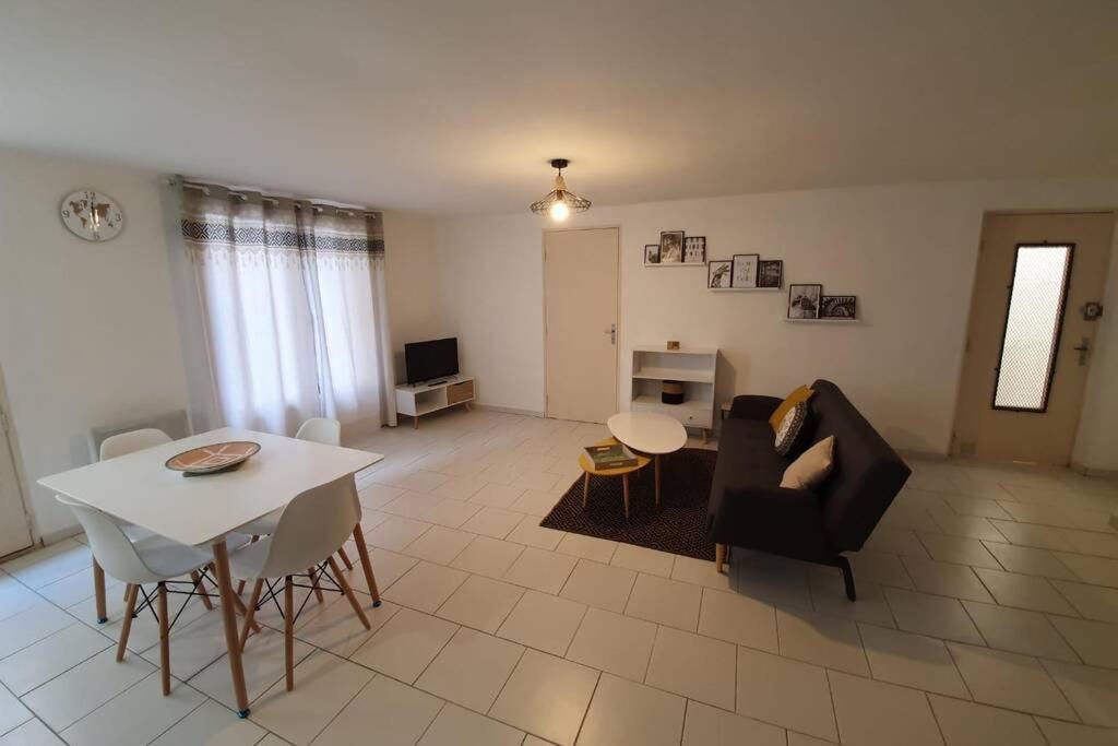Historical Center Of Pezenas Apartment ภายนอก รูปภาพ
