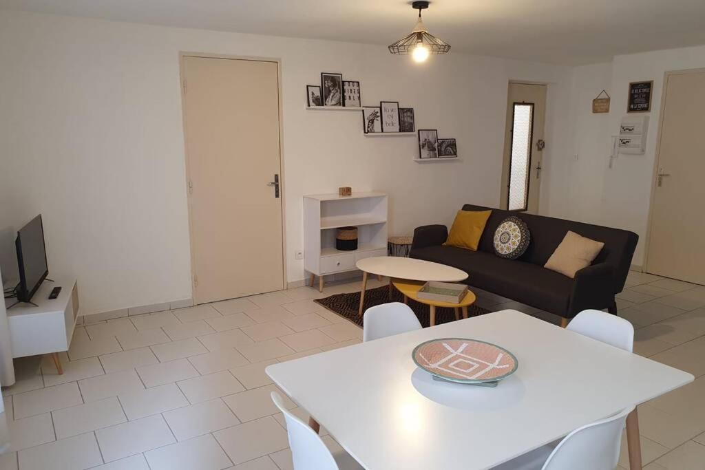 Historical Center Of Pezenas Apartment ภายนอก รูปภาพ